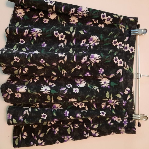 American Eagle Floral Skirt - Picture 2 of 3